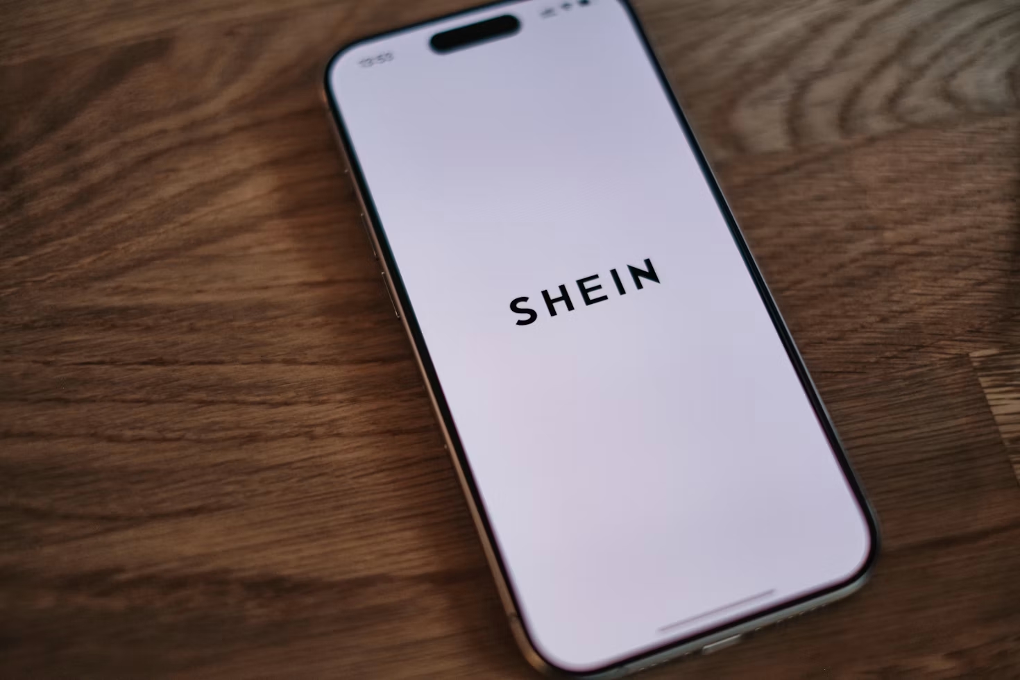 L'application Shein sur un téléphone.