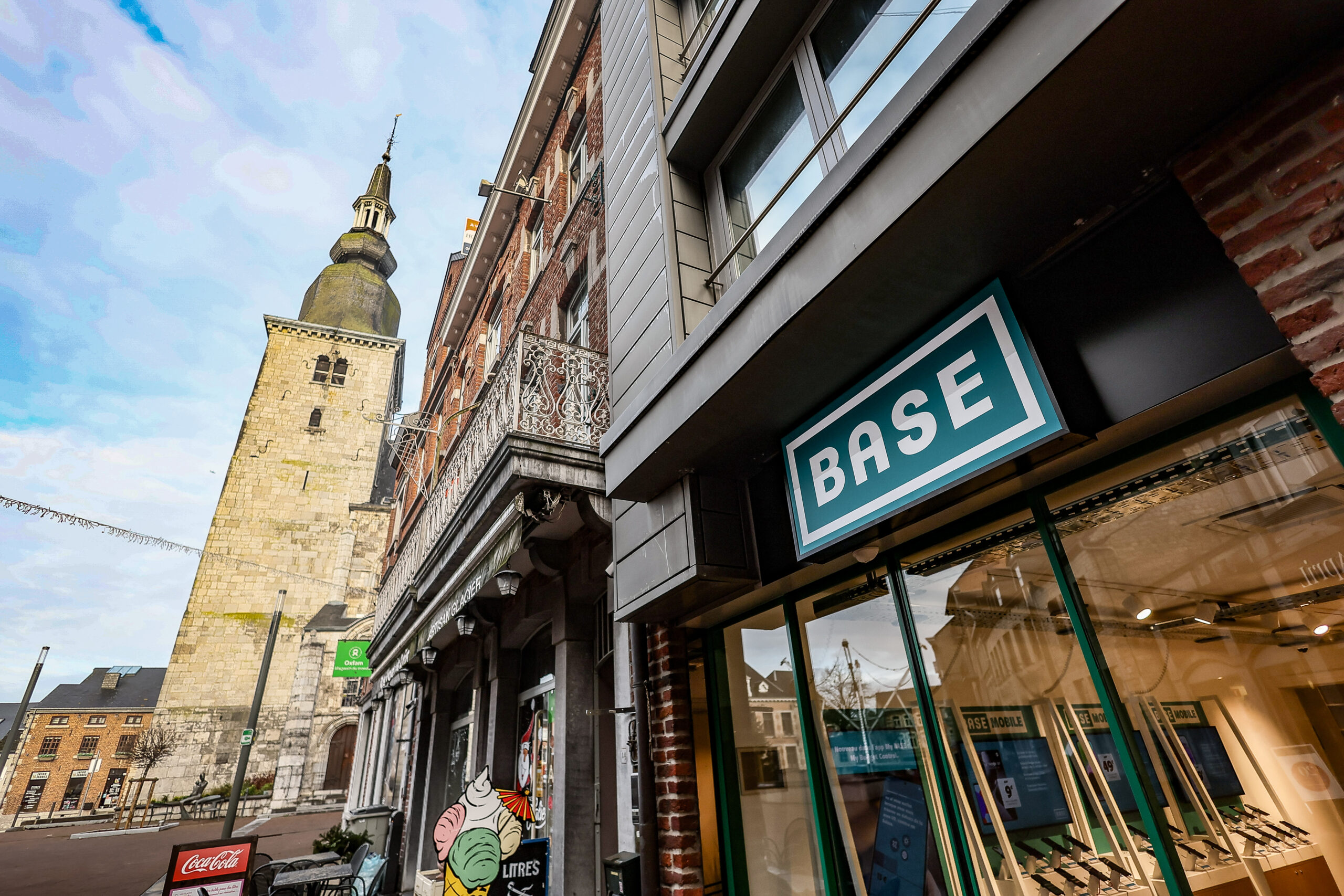 Magasin Base à Marche